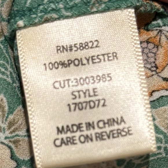 Max Studio Flowered Blouse with Ruched Sleeves - Picture 6 of 9